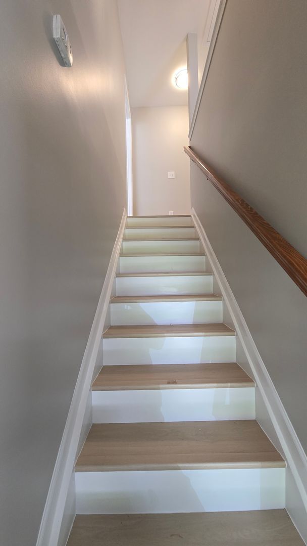 Building Photo - 614 Summerhill Dr