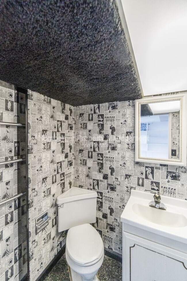 Building Photo - 3523 E 18th Ave