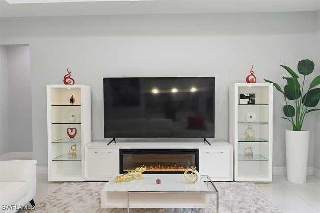 Building Photo - 2330 4th Ave SE