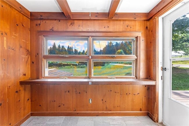 Building Photo - 214 Highland Rd