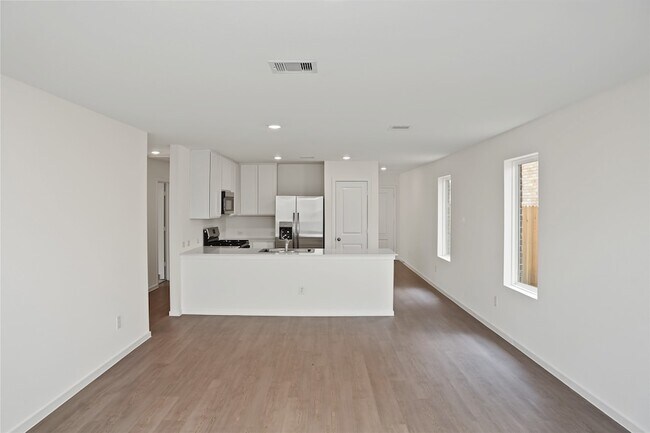 Building Photo - 16819 Spotted Oak Dr