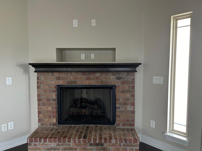 Building Photo - 7702 SW Franks Ct