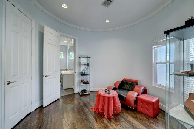 Building Photo - 4626 Braeburn Dr