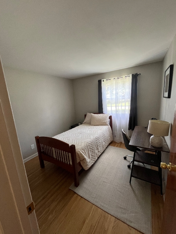 Building Photo - 215 Mystic Ln