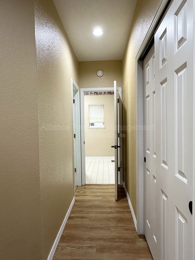 Building Photo - 4420 Cobbleskill Dr