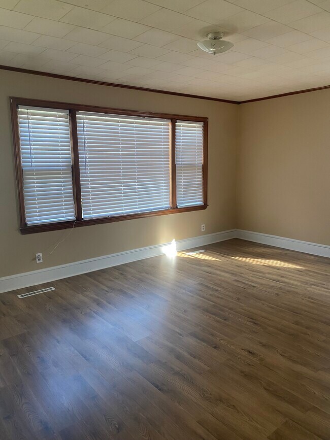 319 N Dickson St 319 N Dickson St Raeford NC 28376 Apartment Finder