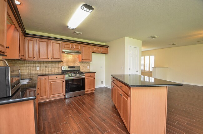 Building Photo - 6230 Canyon Rock Way