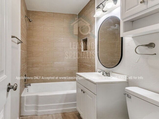 Building Photo - Charming Mid Norman 3 Bed 2 Bath Home!