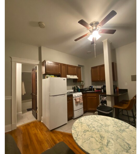 Primary Photo - 1185 Commonwealth Ave