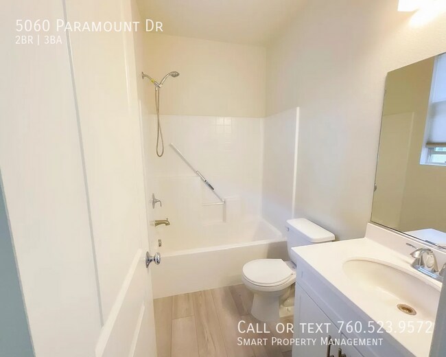 Building Photo - 5060 Paramount Dr