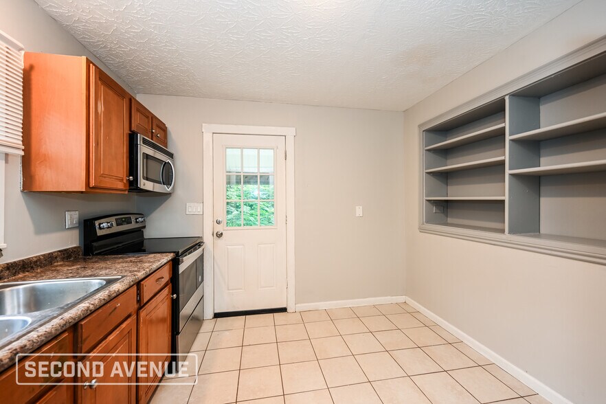 Building Photo - 6535 Coffey St