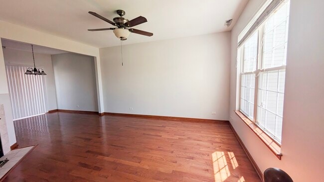 Building Photo - 1713 Fieldstone Dr N