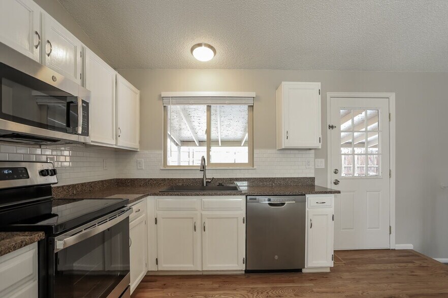 Building Photo - 8993 W Ontario Ave