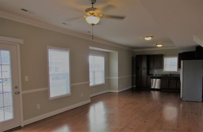 Building Photo - 220 Roudabush Dr NW
