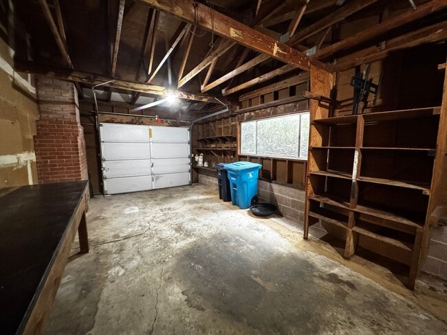 Building Photo - 3 Bedroom 2 Bath Home Located in Arcata!