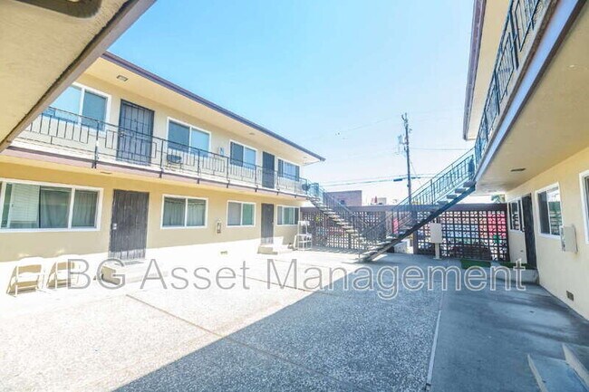 Building Photo - 314 Rodeo Ave
