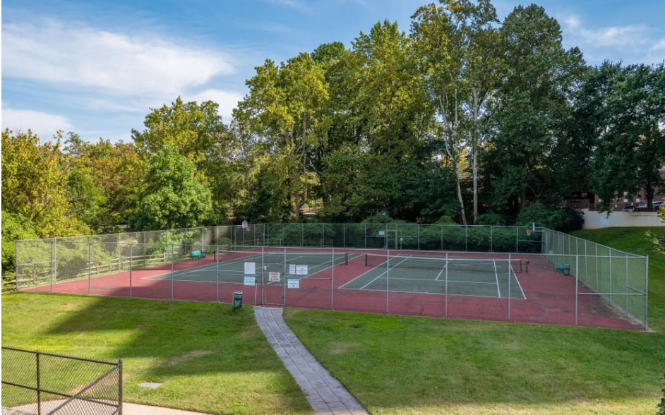 Building Photo - 10400 Rockville Pike