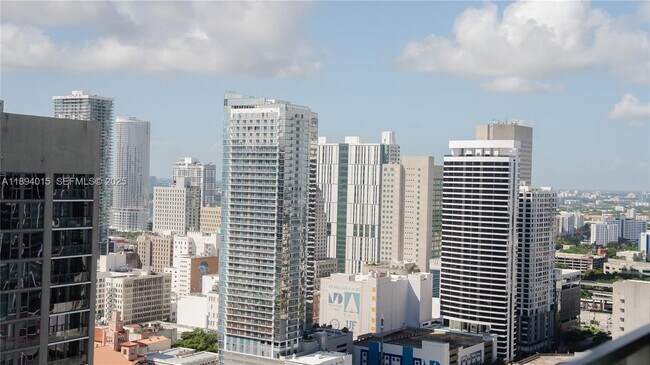 Building Photo - 398 NE 5th St