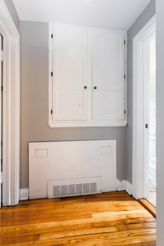 Building Photo - One Bedroom in South Shore