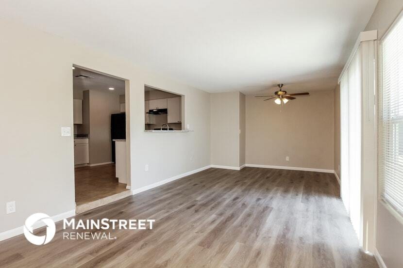 Building Photo - 510 N Tercera Ave
