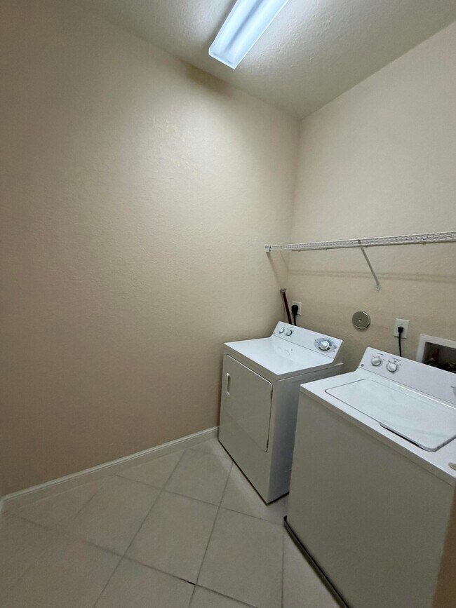 Building Photo - 499 Corte Madera Ln