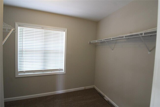 Building Photo - 1525 Woodpoint Way
