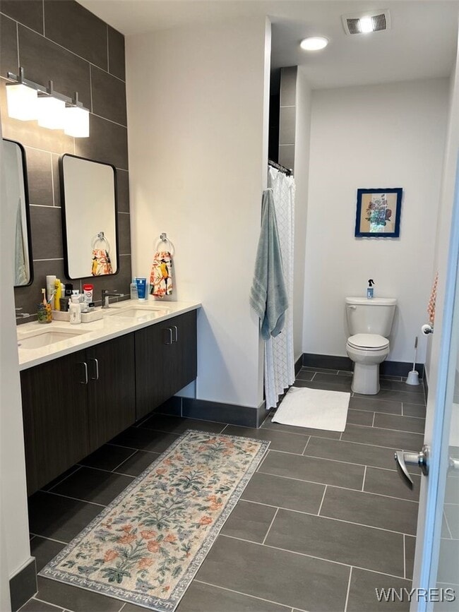 Building Photo - 1020 Elmwood Ave