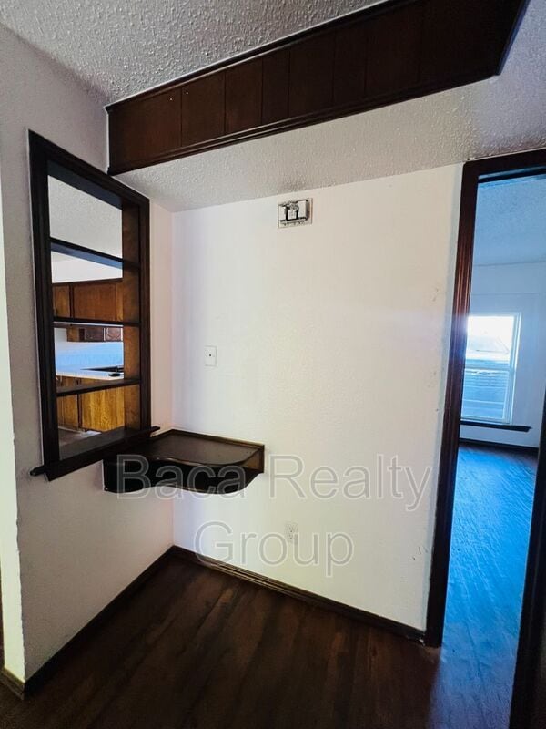 Building Photo - 2264 Donna Dr