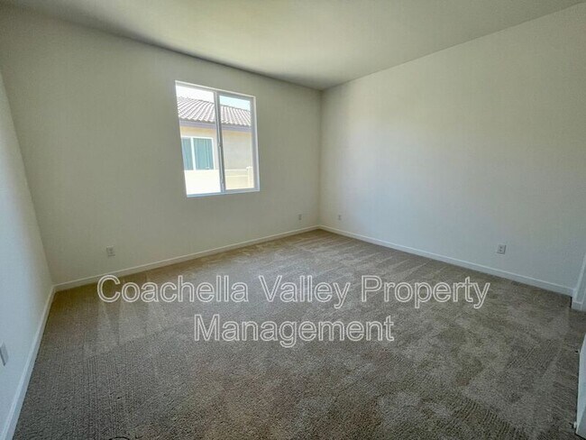 Building Photo - 11611 S Crescent St