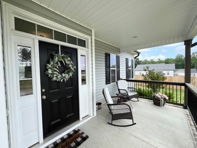 Building Photo - Private 4BR, 2.5BA Home with Modern Finishes, Back Deck and Large Yard, on a Nearly Half Acre Lot