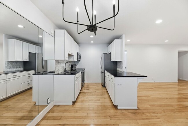 Building Photo - Elegantly Updated Apartment for Rent in Orinda