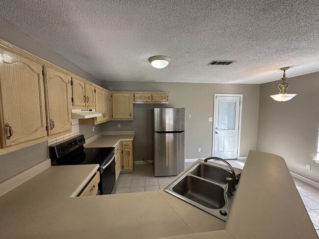 Building Photo - 5534 Lacey Cove