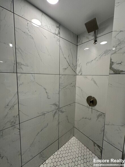 Building Photo - 47 Joy St