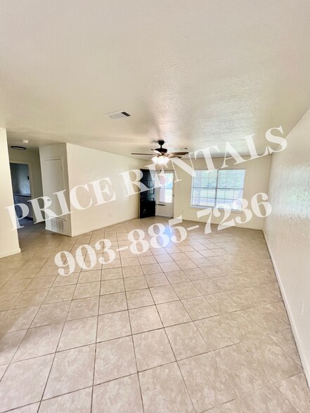 Building Photo - 624 Texas St