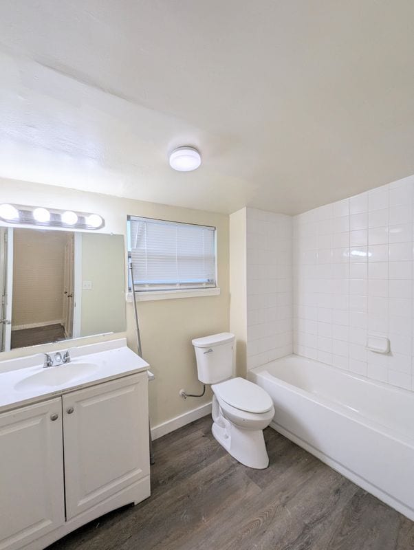 Building Photo - 718 Pecan Ave