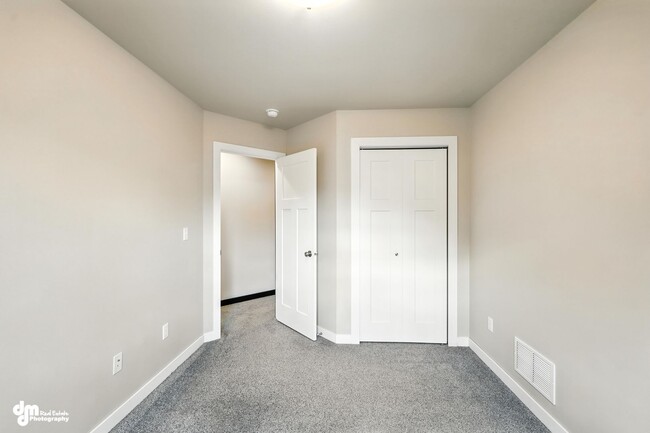 Building Photo - 4 Bedroom | 2.5 Bathroom | Garage - Conven...