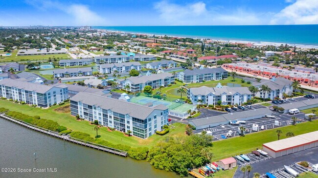 Building Photo - 630 S Brevard Ave