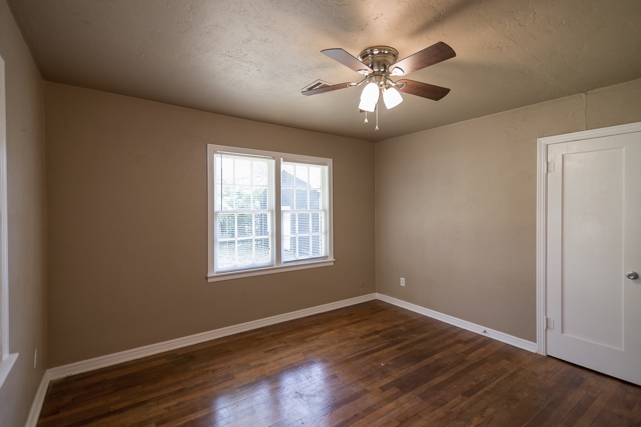 Building Photo - 2025 W Admiral Rd