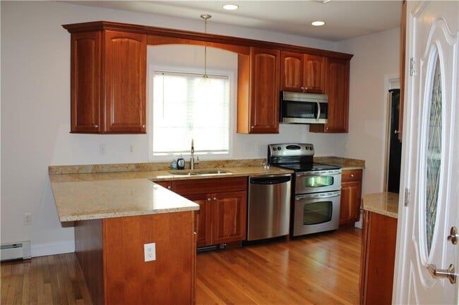 Building Photo - 5 Kristin Ct