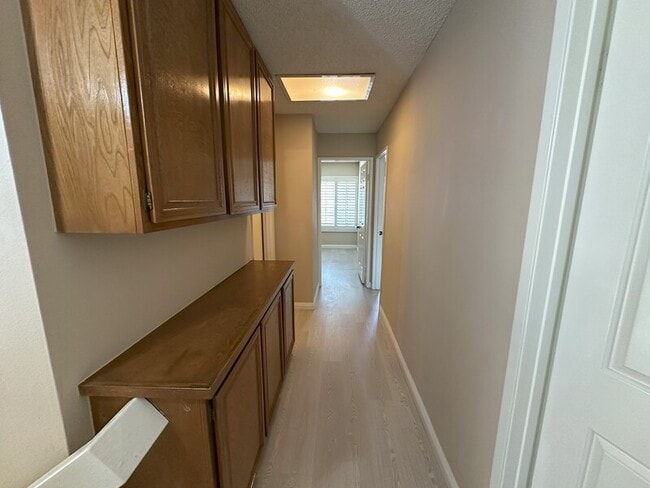 Building Photo - 3059 Delacodo Ave