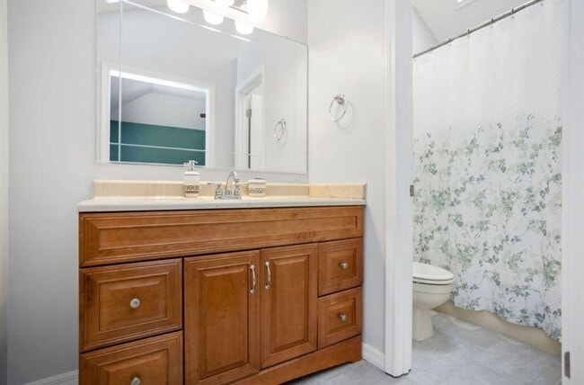 Building Photo - 3bed in Fox Den Villages in Navarre