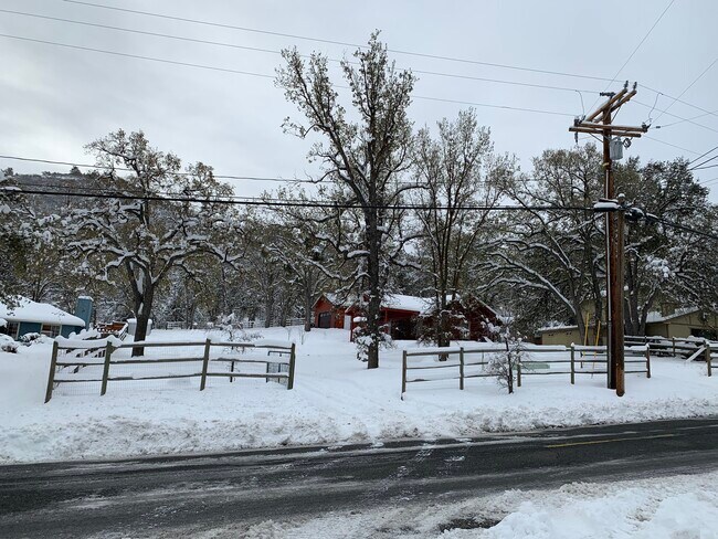 Building Photo - 17891 Alps Dr