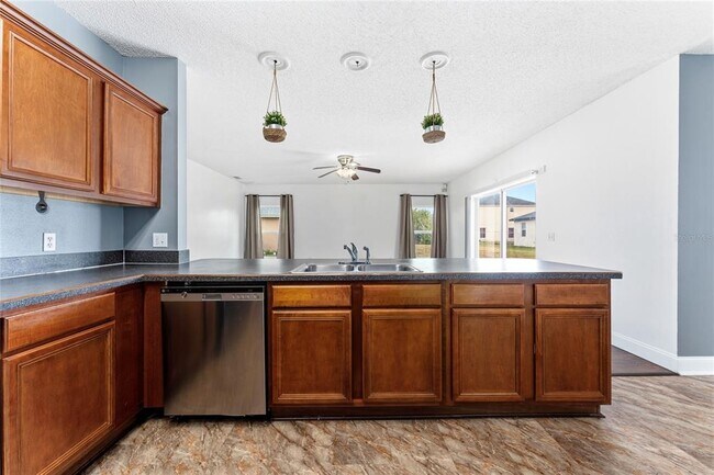 Building Photo - 637 Bittern Ct