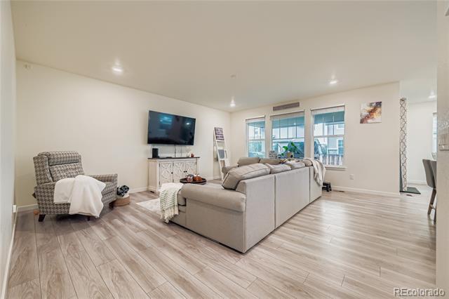 Building Photo - 1060 S De Gaulle Ct