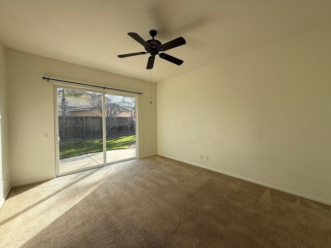 Building Photo - Centrally Located Single Story Home in Traditions