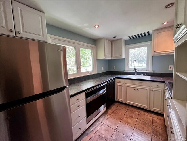 Building Photo - 31 Oakland Ave