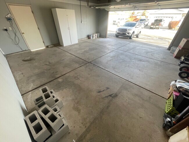 Building Photo - 5858 Magenta Ct