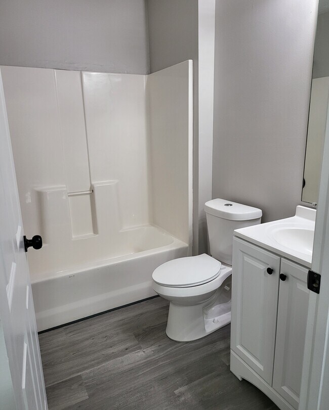 Building Photo - 5211 Crystal Ct