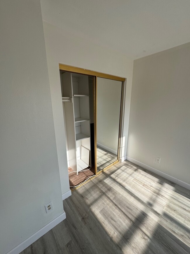 Building Photo - 512 E Lime Ave