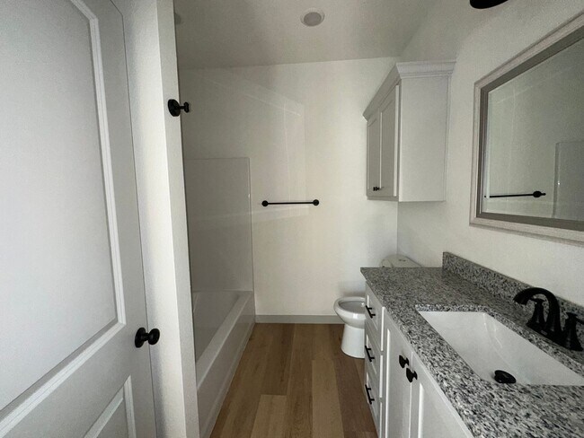 Building Photo - 2113 20th St